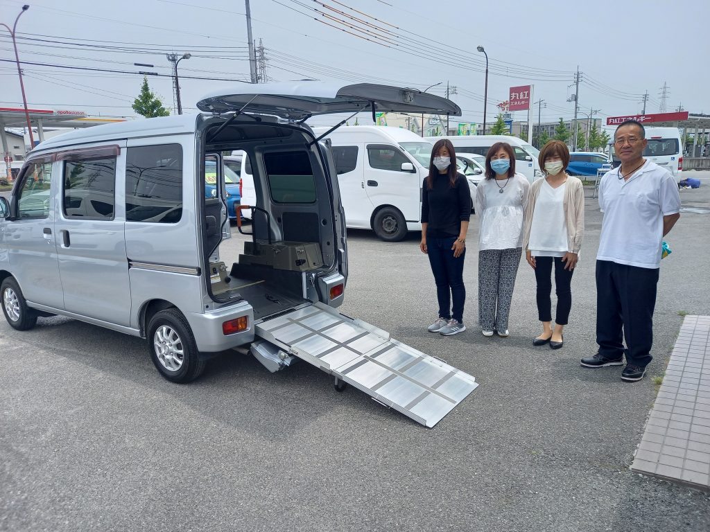 車いすスロープ車 | 福祉車両の専門店オアシスジャパン