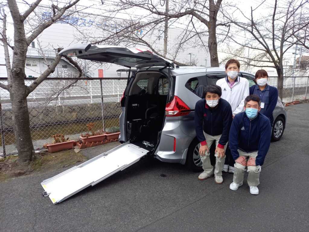 車いすスロープ車 | 福祉車両の専門店オアシスジャパン