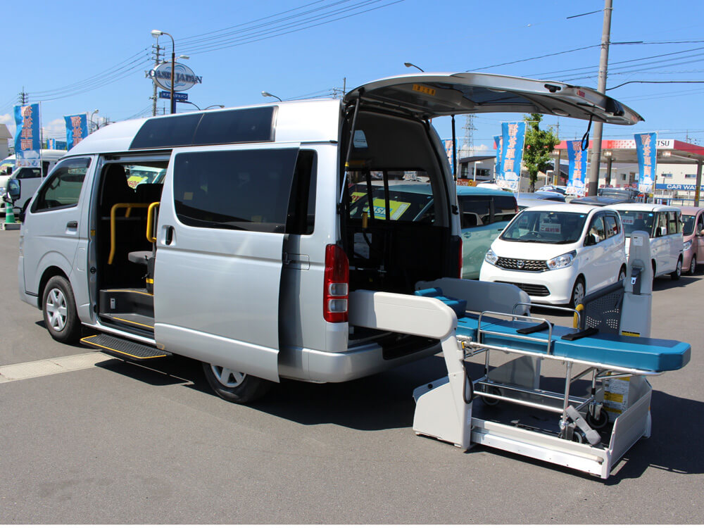 トヨタ ハイエース 車いすリフト車 福祉車両の専門店オアシスジャパン