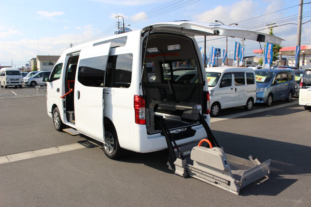 日産 キャラバン 車いすリフト車 福祉車両の専門店オアシスジャパン