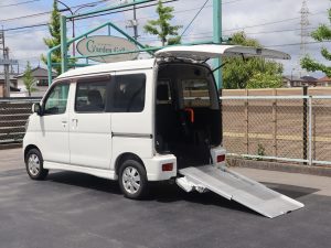 車いすスロープ車 | 福祉車両の専門店オアシスジャパン
